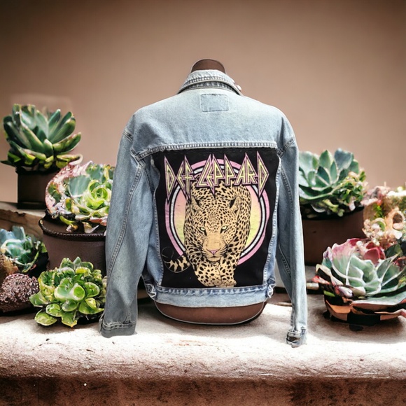 Def Leppard Levi’s Jean Jacket / Upcycled and Reworked / 80s Bands - Picture 2 of 6